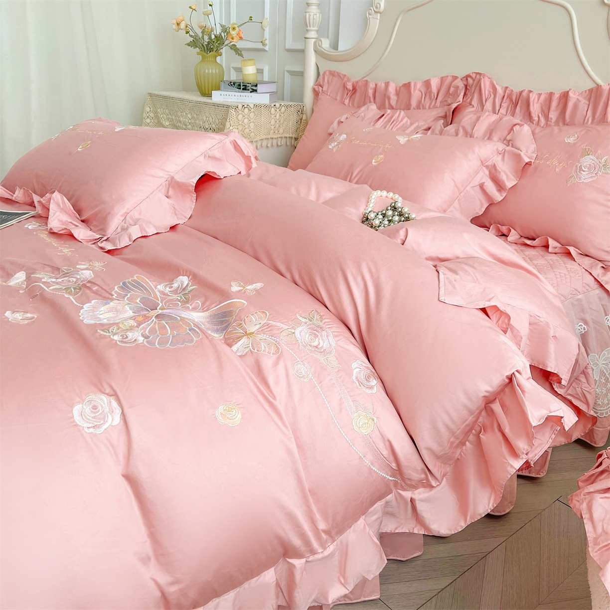 91家纺网 家纺一手货源 找家纺 宜凡家纺 2025新款长绒棉绣花床裙床裙四件套--蝶恋笙花系列 蝶恋笙花 香妃粉