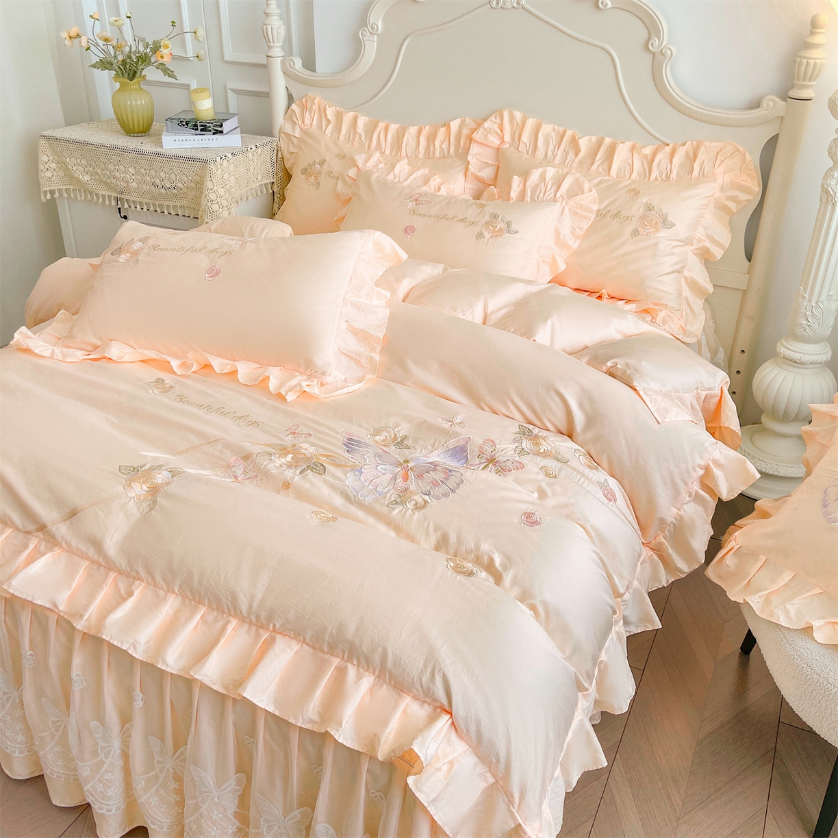 91家纺网 家纺一手货源 找家纺 宜凡家纺 2025新款长绒棉绣花床裙床裙四件套--蝶恋笙花系列 蝶恋笙花 芙绒玉