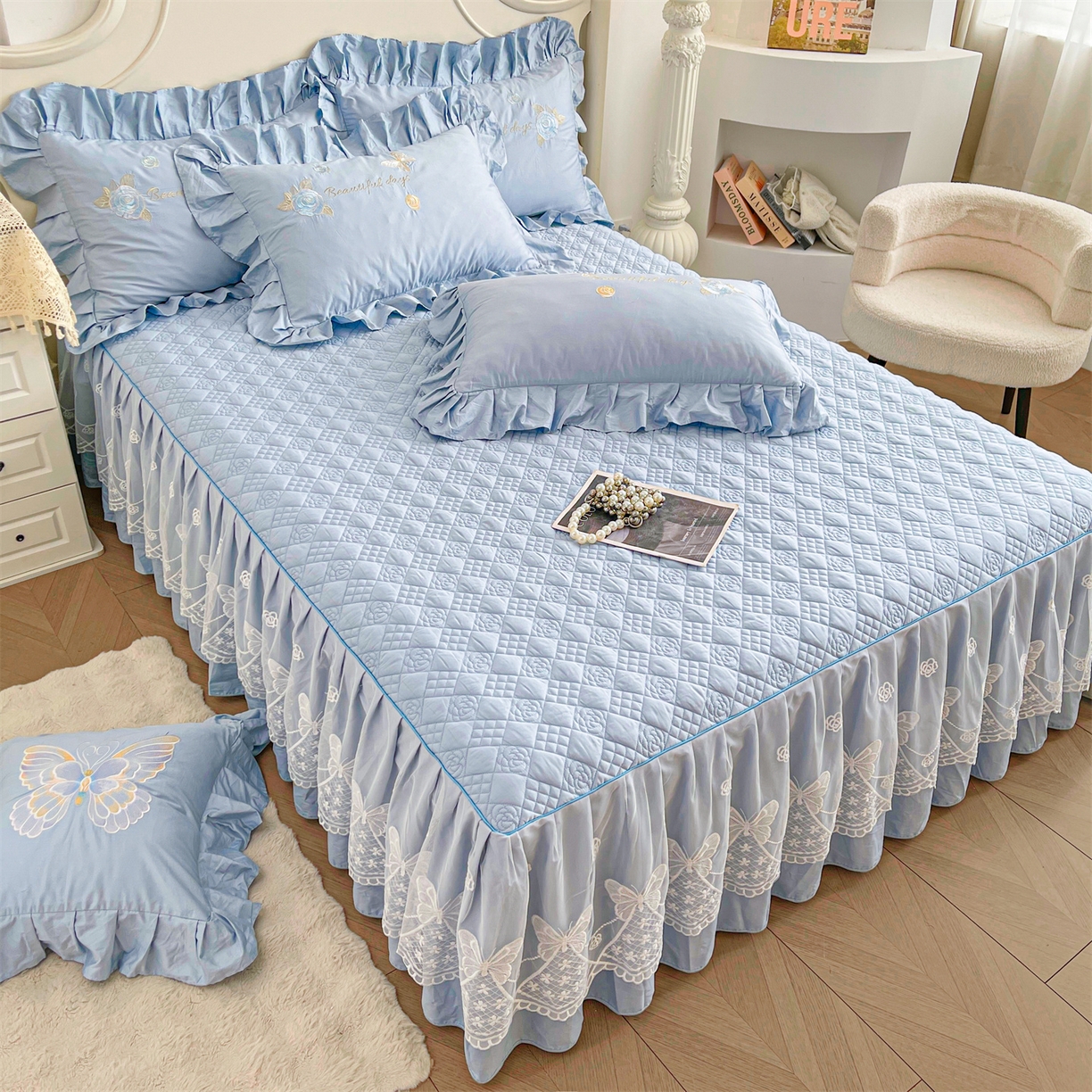 91家纺网 家纺一手货源 找家纺 宜凡家纺 2025新款长绒棉绣花床裙床裙四件套--蝶恋笙花系列 蝶恋笙花 纯净蓝