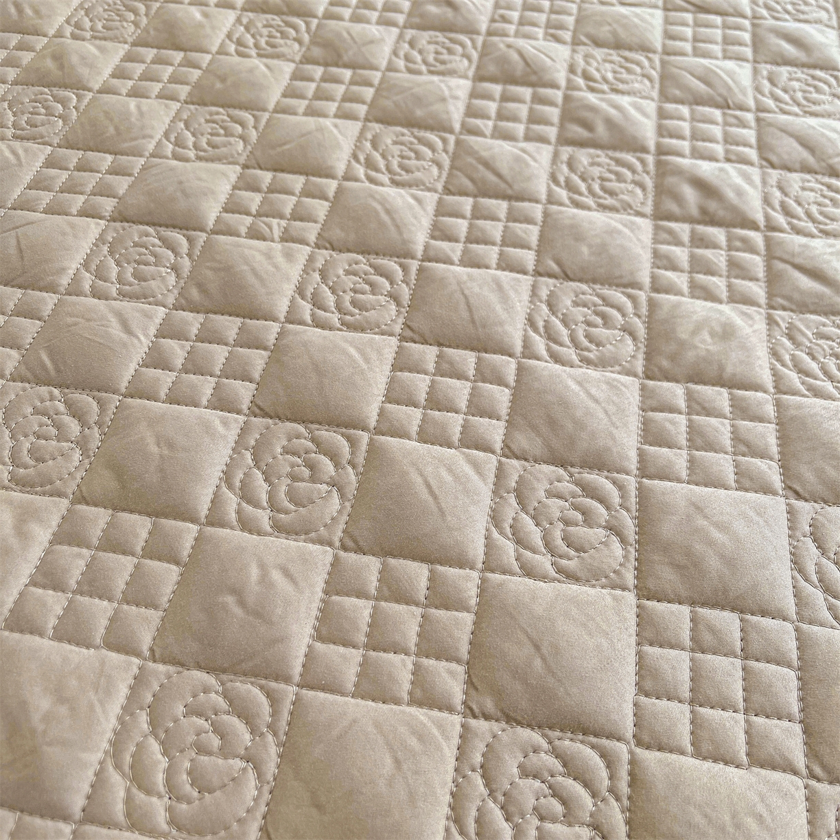 91家纺网 家纺一手货源 找家纺 宜凡家纺 2025新款长绒棉绣花床裙床裙四件套--蝶恋笙花系列 蝶恋笙花 燕麦色