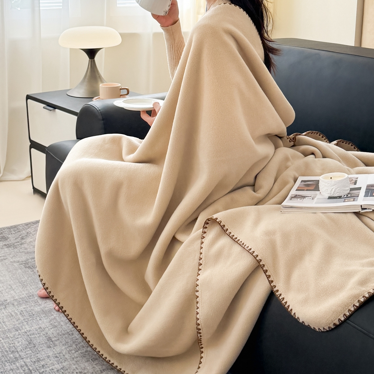 91家纺网 家纺一手货源 找家纺 格真 2025新款双面仿羊绒多功能毯毛毯毯子 摩卡