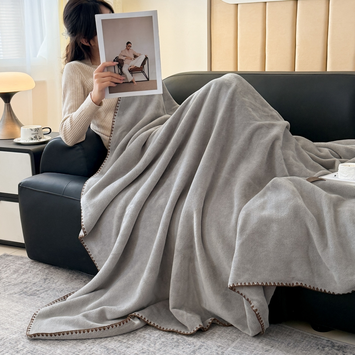 91家纺网 家纺一手货源 找家纺 格真 2025新款双面仿羊绒多功能毯毛毯毯子 气质灰