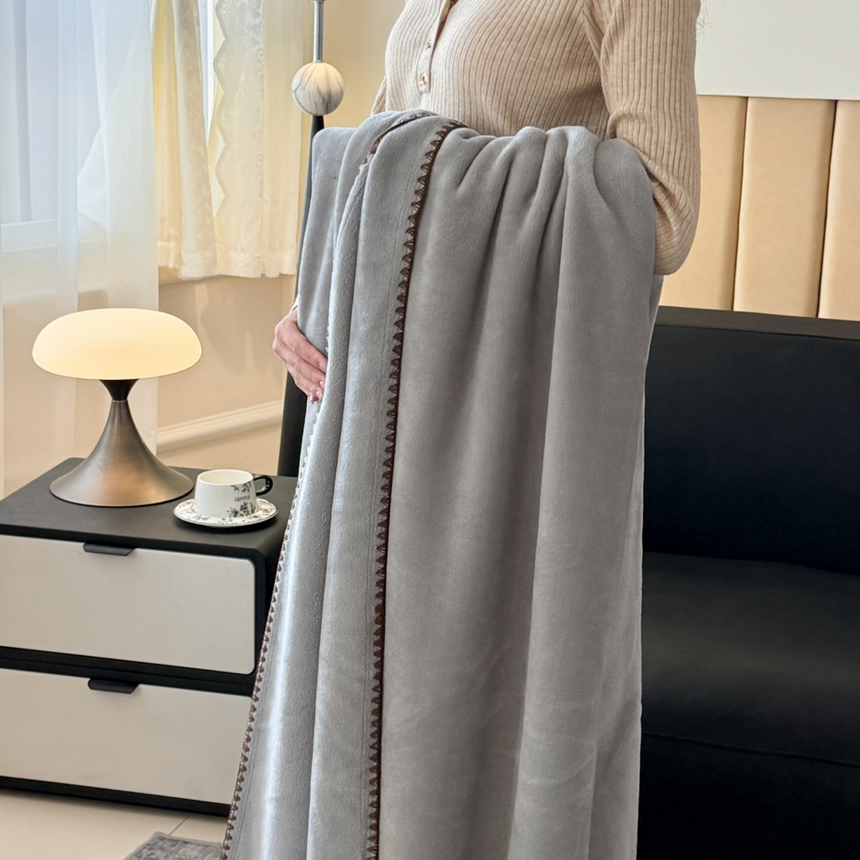 91家纺网 家纺一手货源 找家纺 格真 2025新款双面仿羊绒多功能毯毛毯毯子 气质灰