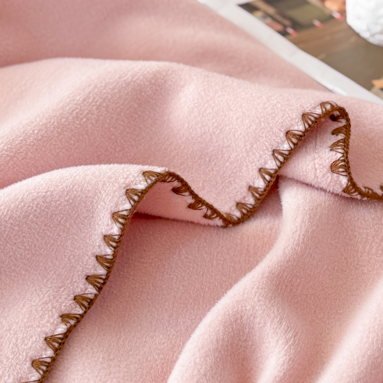 91家纺网 家纺一手货源 找家纺 格真 2025新款双面仿羊绒多功能毯毛毯毯子 浅粉