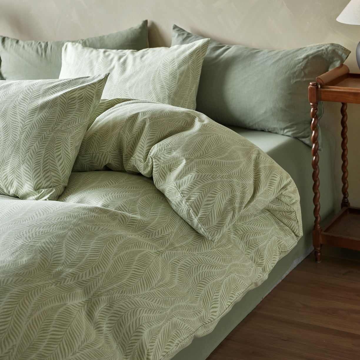 91家纺网 家纺一手货源 找家纺 怡家居 2025新款全棉纯棉加厚印花磨毛四件套 苔痕