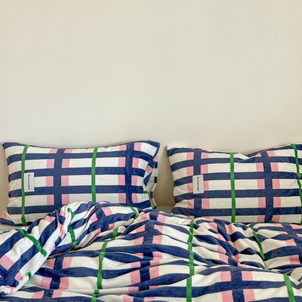 91家纺网 家纺一手货源 找家纺 蜜宿 2025新款全工艺加厚牛奶绒四件套-格纹款 盐系可露丽