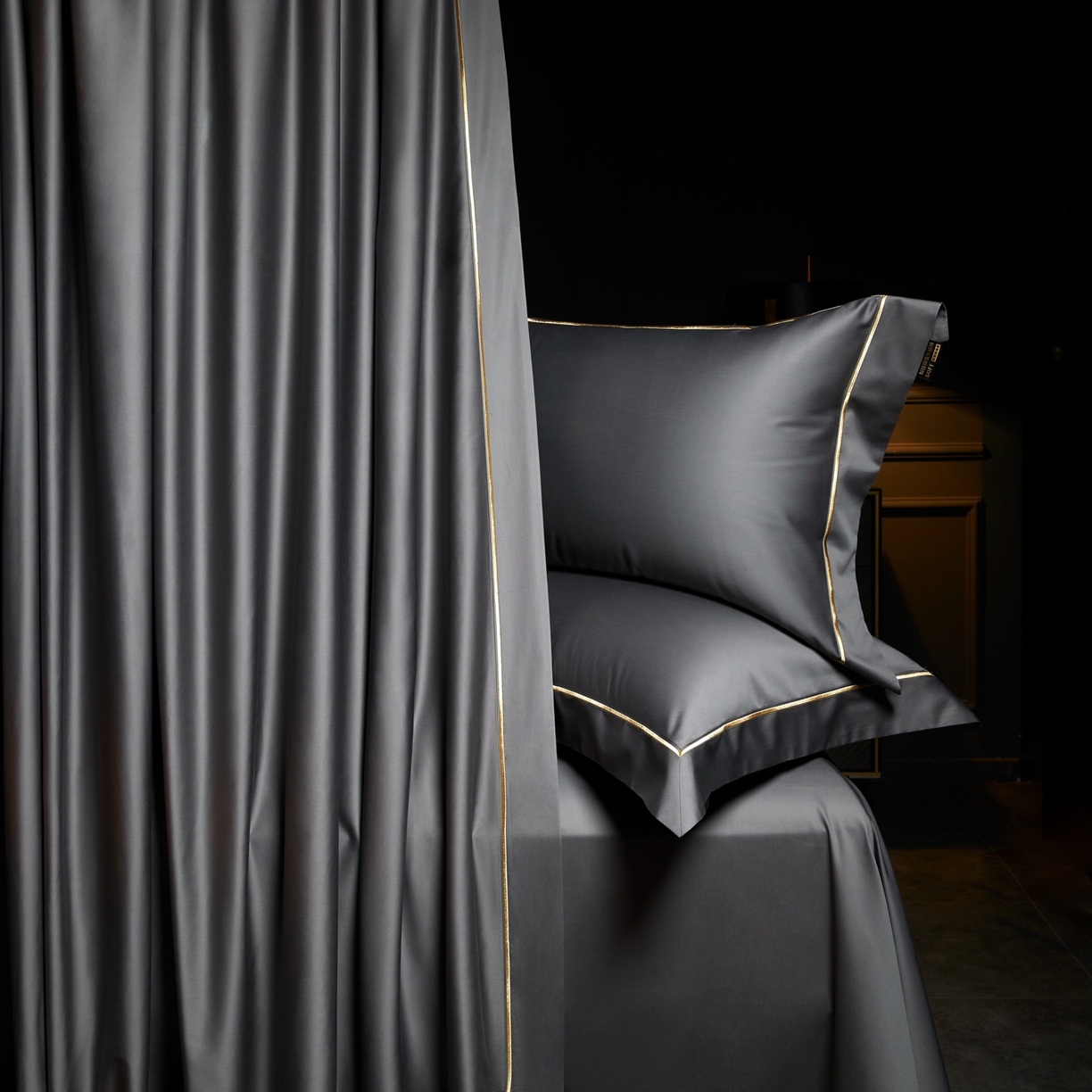 91家纺网 家纺一手货源 找家纺 米多多 2025新款CR天雪工艺100支长绒棉纯棉刺绣宽边四件套 布鲁灰