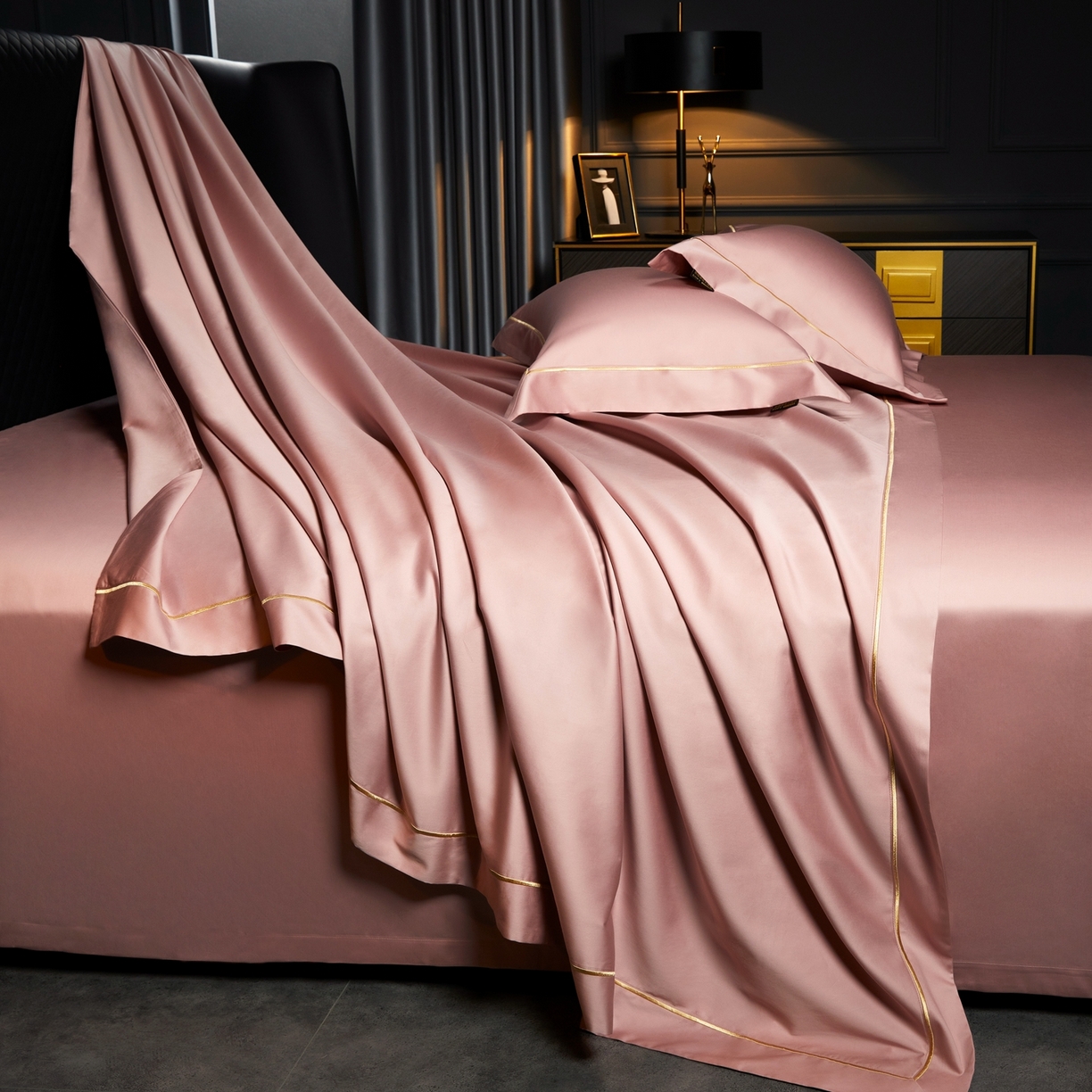 91家纺网 家纺一手货源 找家纺 米多多 2025新款CR天雪工艺100支长绒棉纯棉刺绣宽边四件套 气质粉