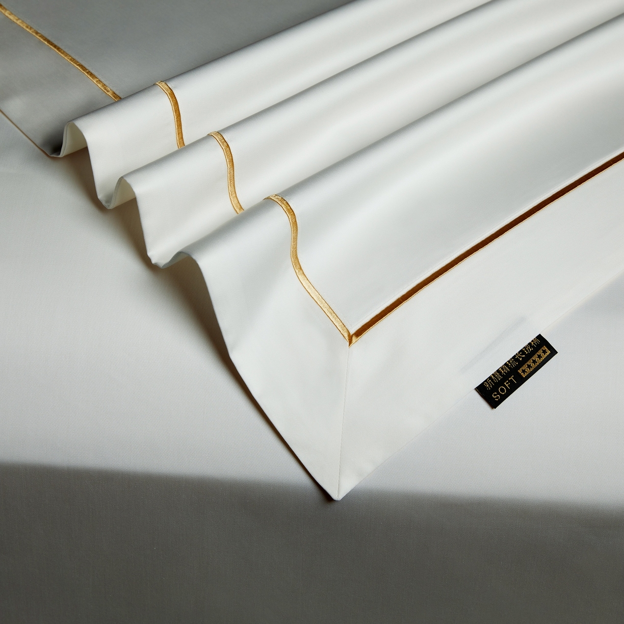 91家纺网 家纺一手货源 找家纺 米多多 2025新款CR天雪工艺100支长绒棉纯棉刺绣宽边四件套 意境白