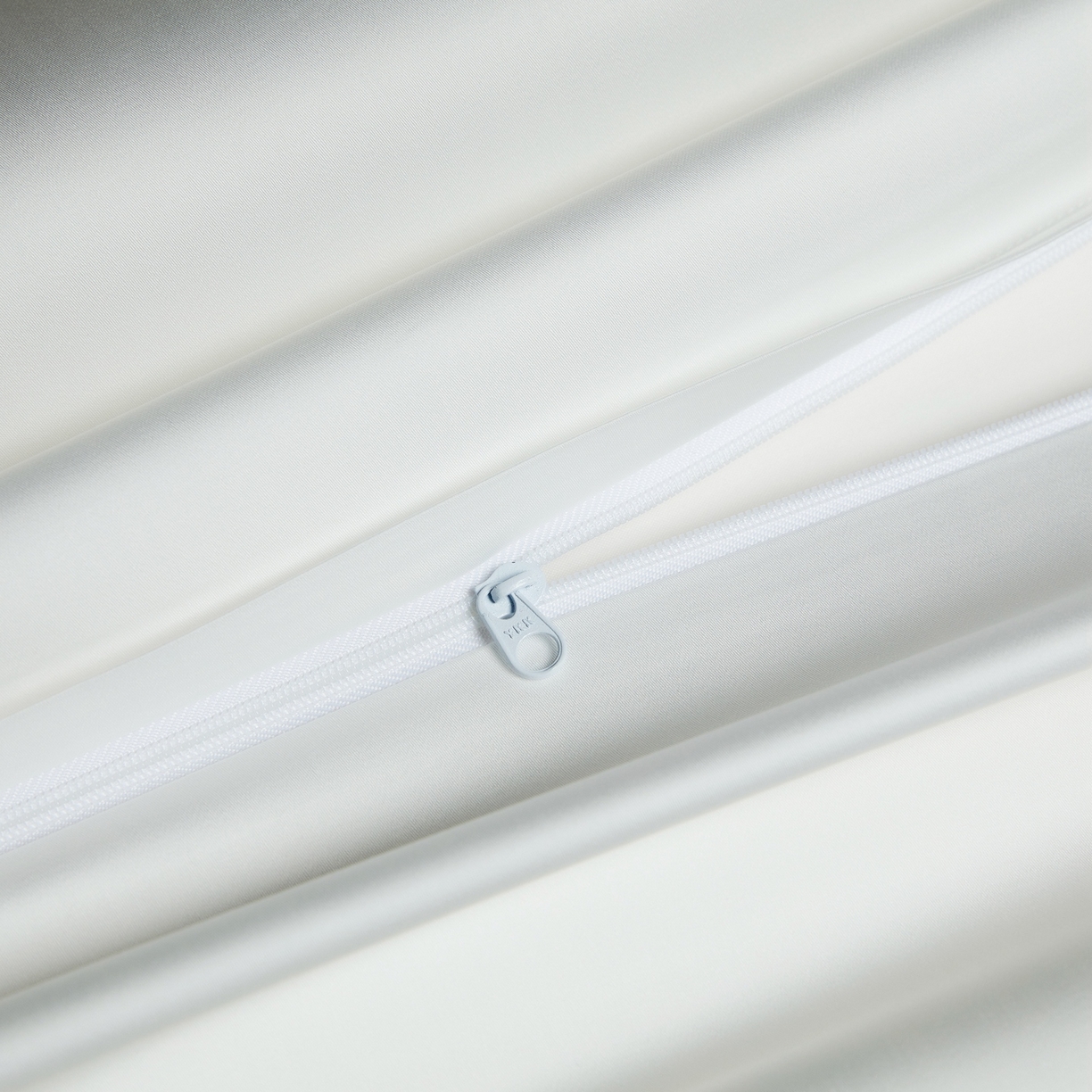 91家纺网 家纺一手货源 找家纺 米多多 2025新款CR天雪工艺100支长绒棉纯棉刺绣宽边四件套 意境白