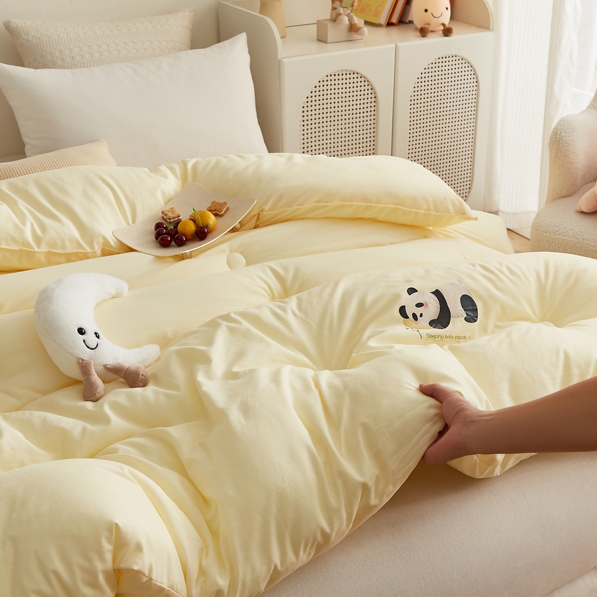 91家纺网 家纺一手货源 找家纺 品乐家纺 2025新款A类云朵棉熊猫宝贝冬被被子被芯 熊猫宝贝-奶油黄