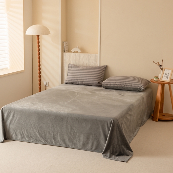 91家纺网 家纺一手货源 找家纺 雯雨家纺 全棉纯棉加牛奶绒宝宝绒一面棉一面绒四件套 棉绒-布林灰