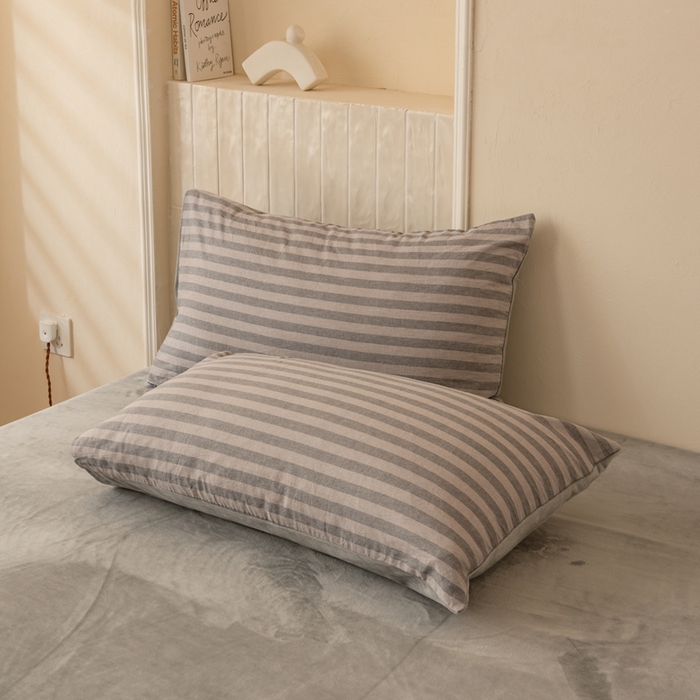 91家纺网 家纺一手货源 找家纺 雯雨家纺 全棉纯棉加牛奶绒宝宝绒一面棉一面绒四件套 棉绒-布林灰