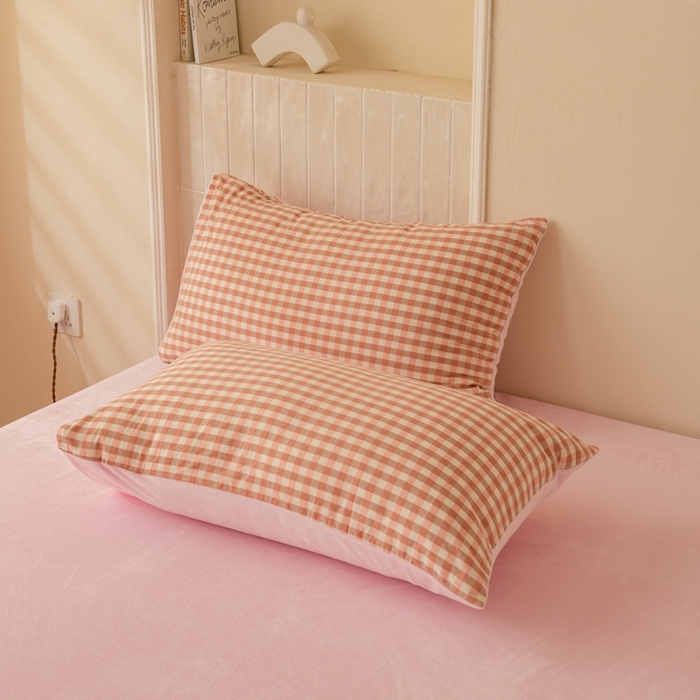 91家纺网 家纺一手货源 找家纺 雯雨家纺 全棉纯棉加牛奶绒宝宝绒一面棉一面绒四件套 棉绒-粉小格