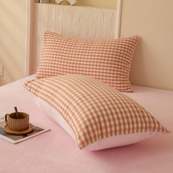 91家纺网 家纺一手货源 找家纺 雯雨家纺 全棉纯棉加牛奶绒宝宝绒一面棉一面绒四件套 棉绒-粉小格