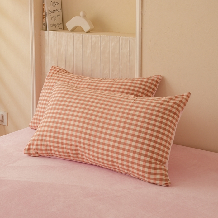 91家纺网 家纺一手货源 找家纺 雯雨家纺 全棉纯棉加牛奶绒宝宝绒一面棉一面绒四件套 棉绒-粉小格