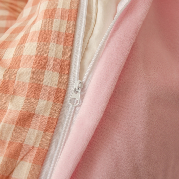 91家纺网 家纺一手货源 找家纺 雯雨家纺 全棉纯棉加牛奶绒宝宝绒一面棉一面绒四件套 棉绒-粉小格