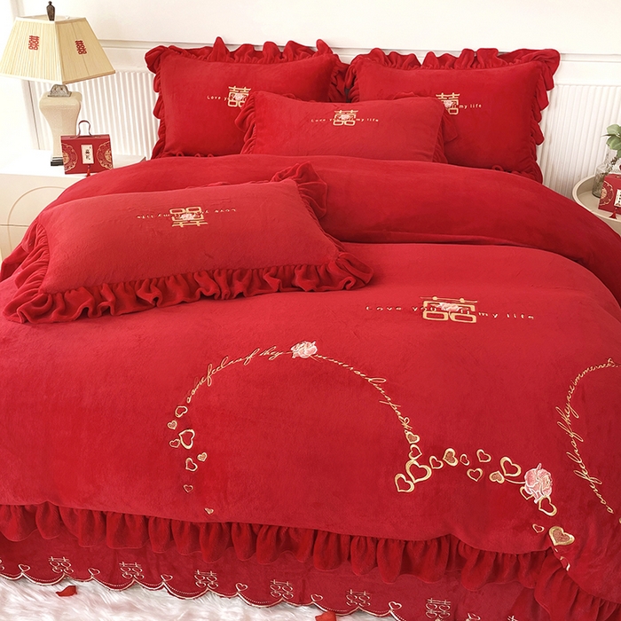 91家纺网 家纺一手货源 找家纺 （总）恋尚羽家纺 2025新款公主绒全消光牛奶绒高克重加厚绣花婚庆款四件套-花好月圆