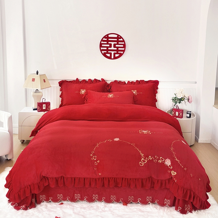 91家纺网 家纺一手货源 找家纺 （总）恋尚羽家纺 2025新款公主绒全消光牛奶绒高克重加厚绣花婚庆款四件套-花好月圆