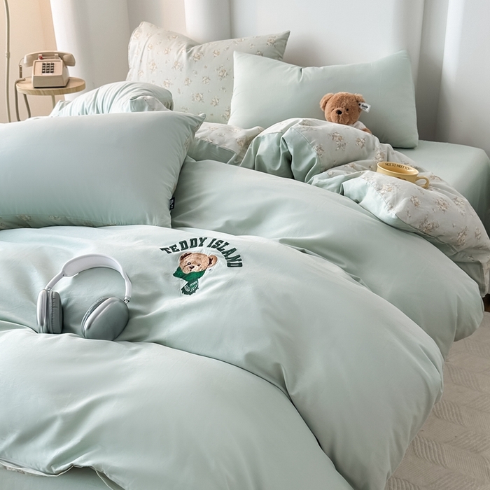 91家纺网 家纺一手货源 找家纺 泰迪爱兰Teddy ISLAND 2025新款40支全棉印花刺绣四件套 印记时光