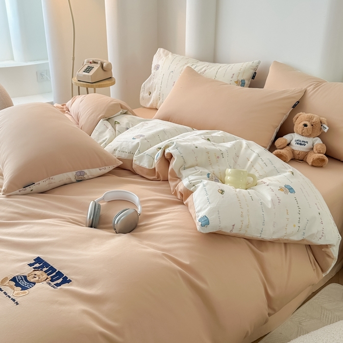 91家纺网 家纺一手货源 找家纺 泰迪爱兰Teddy ISLAND 2025新款40支全棉印花刺绣四件套 童年诗篇