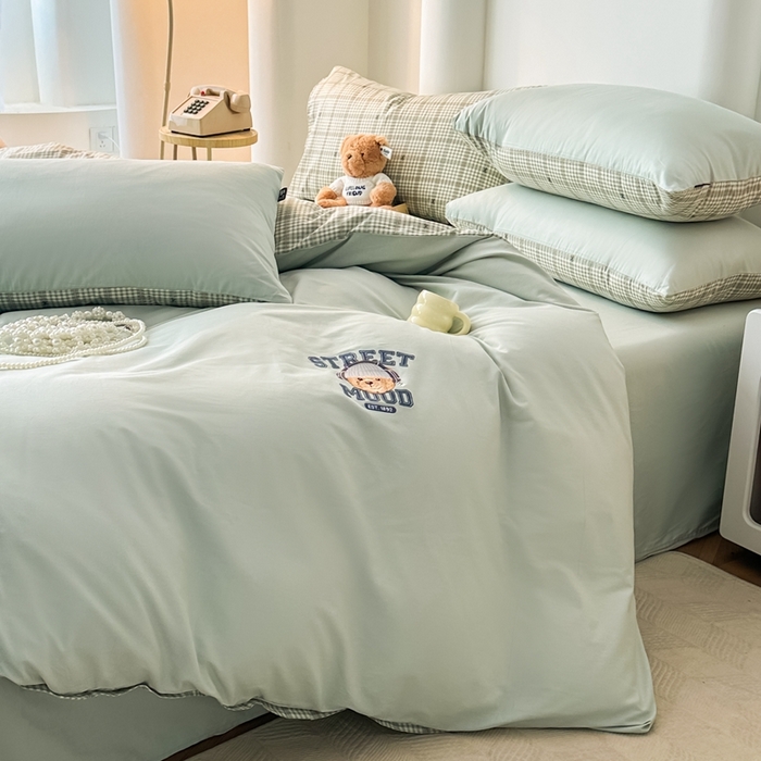 91家纺网 家纺一手货源 找家纺 泰迪爱兰Teddy ISLAND 2025新款40支全棉印花刺绣四件套 挽夏-绿