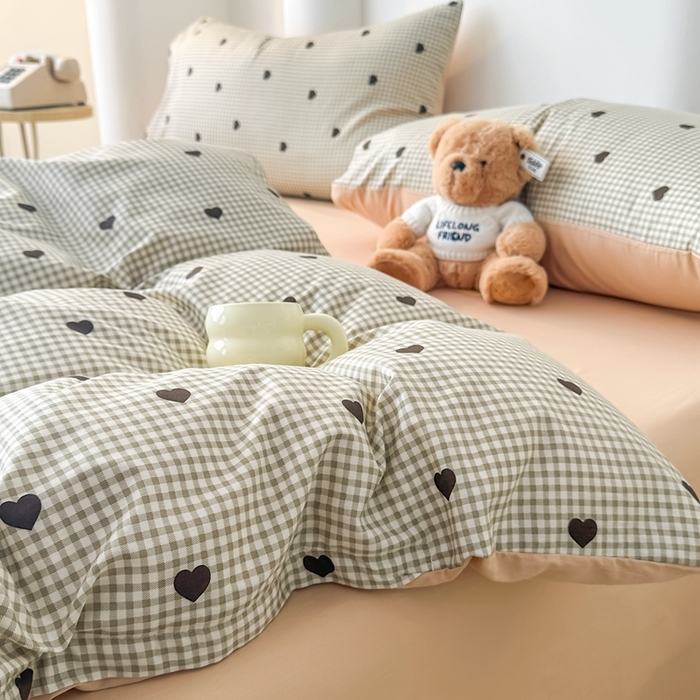 91家纺网 家纺一手货源 找家纺 泰迪爱兰Teddy ISLAND 2025新款40支全棉印花刺绣四件套 守护甜心