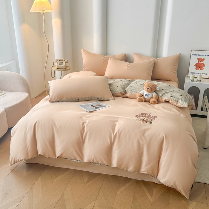 91家纺网 家纺一手货源 找家纺 泰迪爱兰Teddy ISLAND 2025新款40支全棉印花刺绣四件套 守护甜心