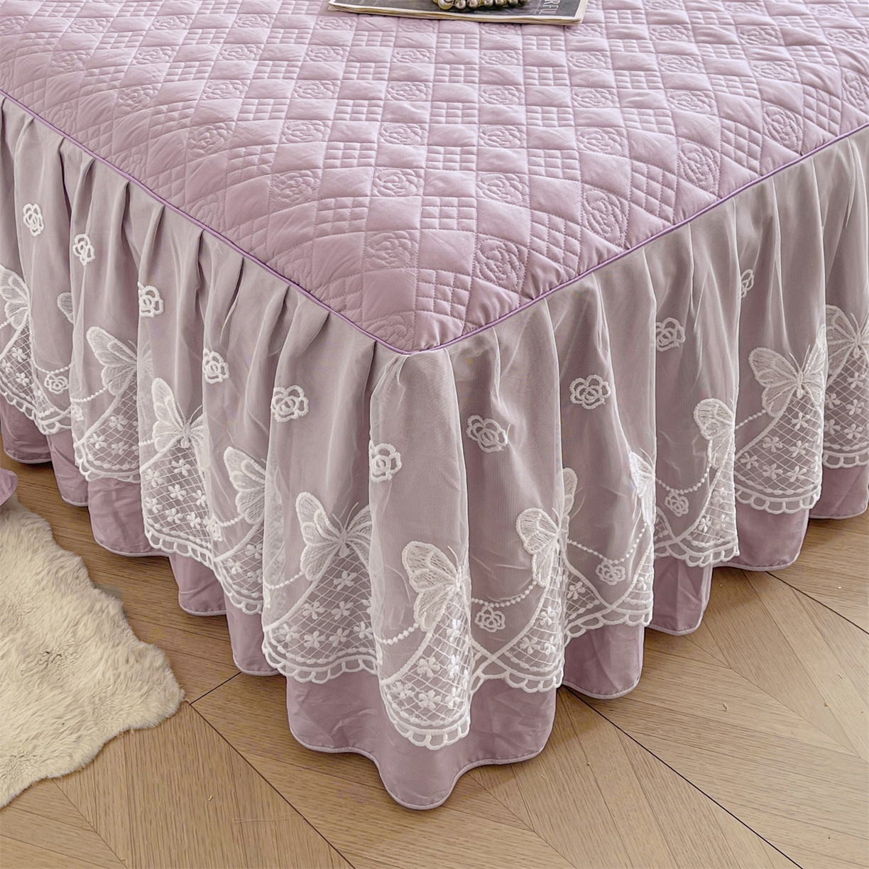 91家纺网 家纺一手货源 找家纺 宜凡家纺 2025新款长绒棉绣花夹棉床裙三件套--蝶恋笙花系列 蝶恋笙花 罗兰紫