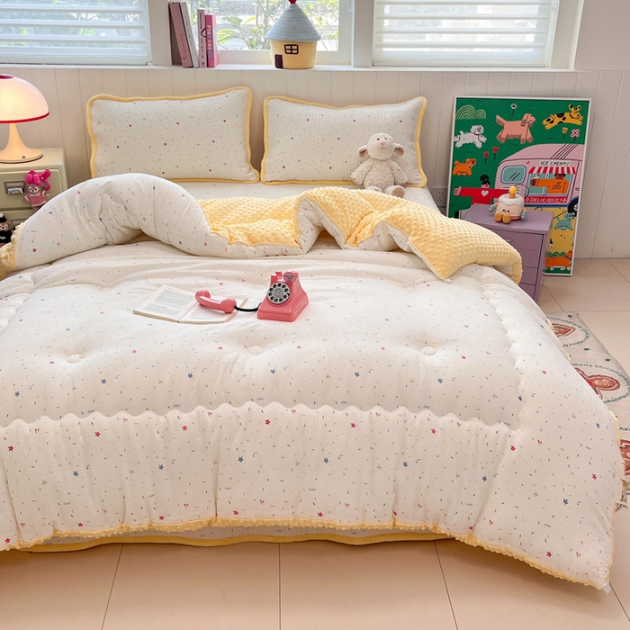 91家纺网 家纺一手货源 找家纺 （总）贝扬思家纺 2025新款云感双层纱ins少女心可爱系加厚豆豆被床盖暖梦系列（小红书推荐）