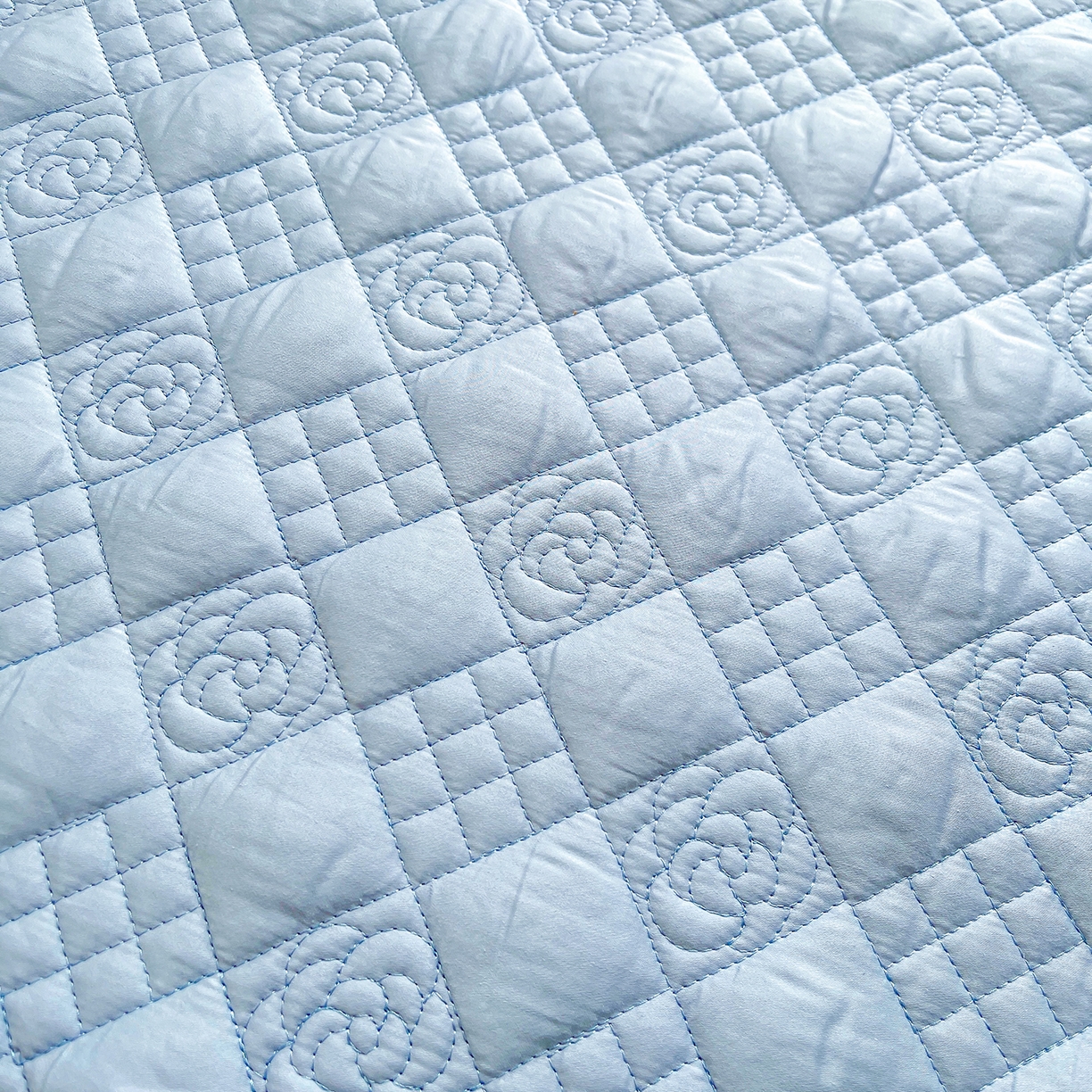 91家纺网 家纺一手货源 找家纺 （总）宜凡家纺 2025新款长绒棉绣花夹棉床盖四件套--蝶恋笙花系列