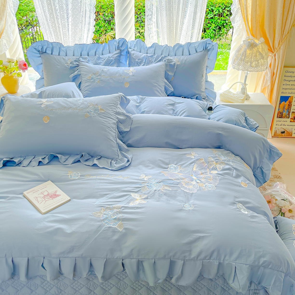 91家纺网 家纺一手货源 找家纺 宜凡家纺 2025新款长绒棉绣花夹棉床盖四件套--蝶恋笙花系列 蝶恋笙花 纯净蓝