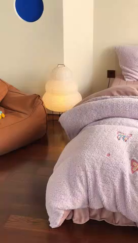 91家纺网 家纺一手货源 找家纺 TT.one 塔塔家居 2025新款羊羔绒牛奶绒暖绵绵毛巾绣床单床裙床盖款四件套 云团睡睡蝶·紫