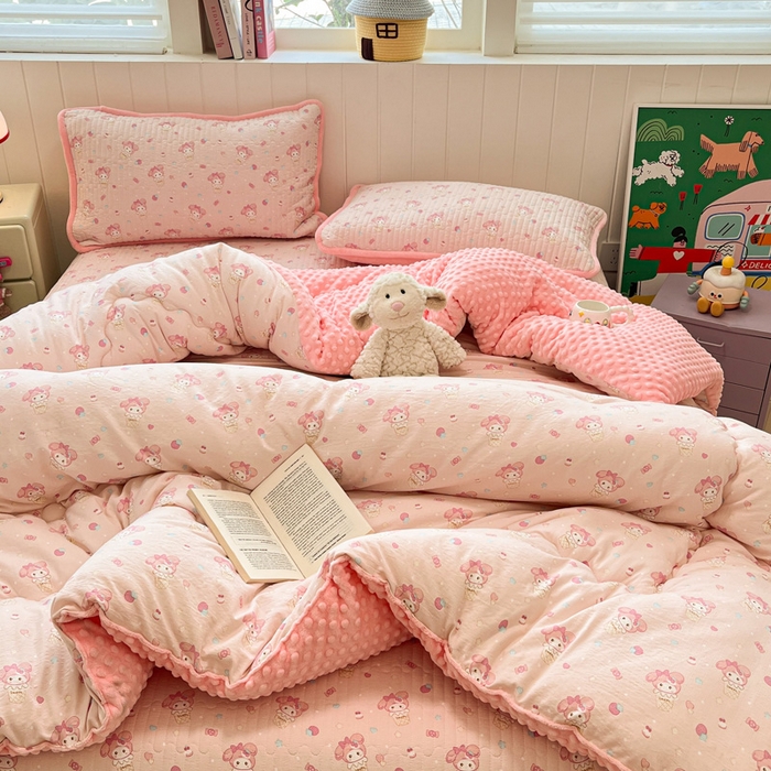 91家纺网 家纺一手货源 找家纺 贝扬思家纺 2025新款云感双层纱ins少女心可爱系加厚豆豆被床盖暖梦系列（小红书推荐） 粉奶油