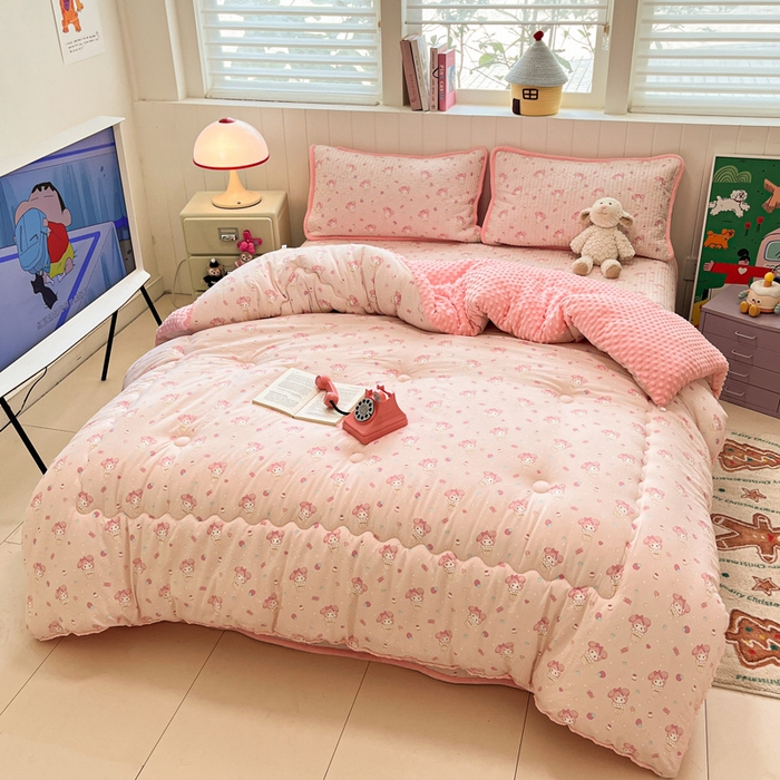 91家纺网 家纺一手货源 找家纺 贝扬思家纺 2025新款云感双层纱ins少女心可爱系加厚豆豆被床盖暖梦系列（小红书推荐） 粉奶油