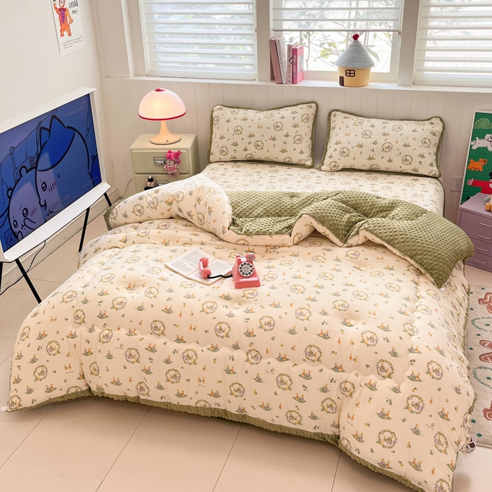 91家纺网 家纺一手货源 找家纺 贝扬思家纺 2025新款云感双层纱ins少女心可爱系加厚豆豆被床盖暖梦系列（小红书推荐） 田园兔