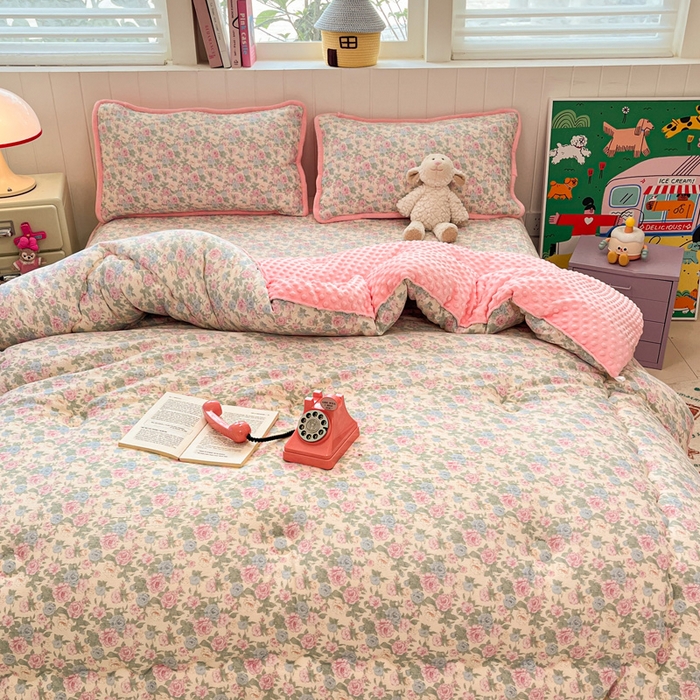 91家纺网 家纺一手货源 找家纺 贝扬思家纺 2025新款云感双层纱ins少女心可爱系加厚豆豆被床盖暖梦系列（小红书推荐） 童话集