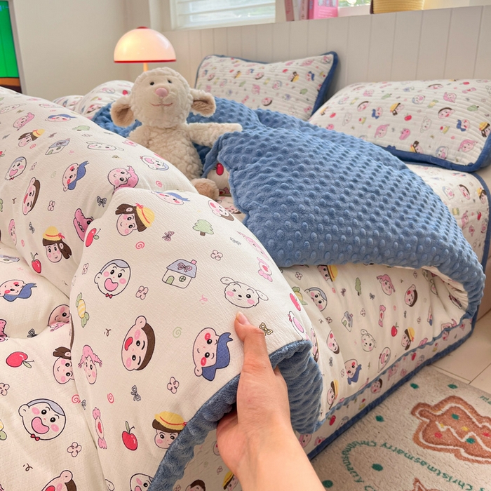 91家纺网 家纺一手货源 找家纺 贝扬思家纺 2025新款云感双层纱ins少女心可爱系加厚豆豆被床盖暖梦系列（小红书推荐） 新新酱