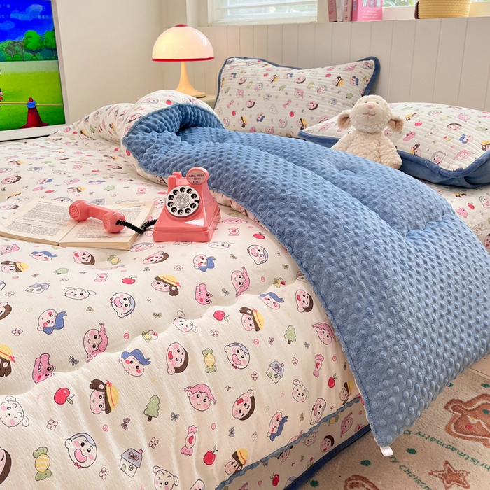 91家纺网 家纺一手货源 找家纺 贝扬思家纺 2025新款云感双层纱ins少女心可爱系加厚豆豆被床盖暖梦系列（小红书推荐） 新新酱