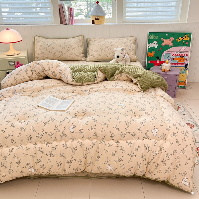 91家纺网 家纺一手货源 找家纺 贝扬思家纺 2025新款云感双层纱ins少女心可爱系加厚豆豆被床盖暖梦系列（小红书推荐） 一只兔