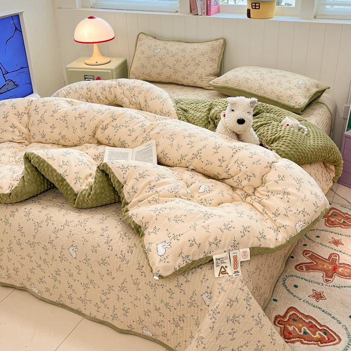 91家纺网 家纺一手货源 找家纺 贝扬思家纺 2025新款云感双层纱ins少女心可爱系加厚豆豆被床盖暖梦系列（小红书推荐） 一只兔