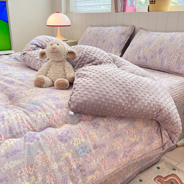 91家纺网 家纺一手货源 找家纺 贝扬思家纺 2025新款云感双层纱ins少女心可爱系加厚豆豆被床盖暖梦系列（小红书推荐） 紫藤香