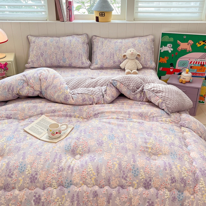 91家纺网 家纺一手货源 找家纺 贝扬思家纺 2025新款云感双层纱ins少女心可爱系加厚豆豆被床盖暖梦系列（小红书推荐） 紫藤香
