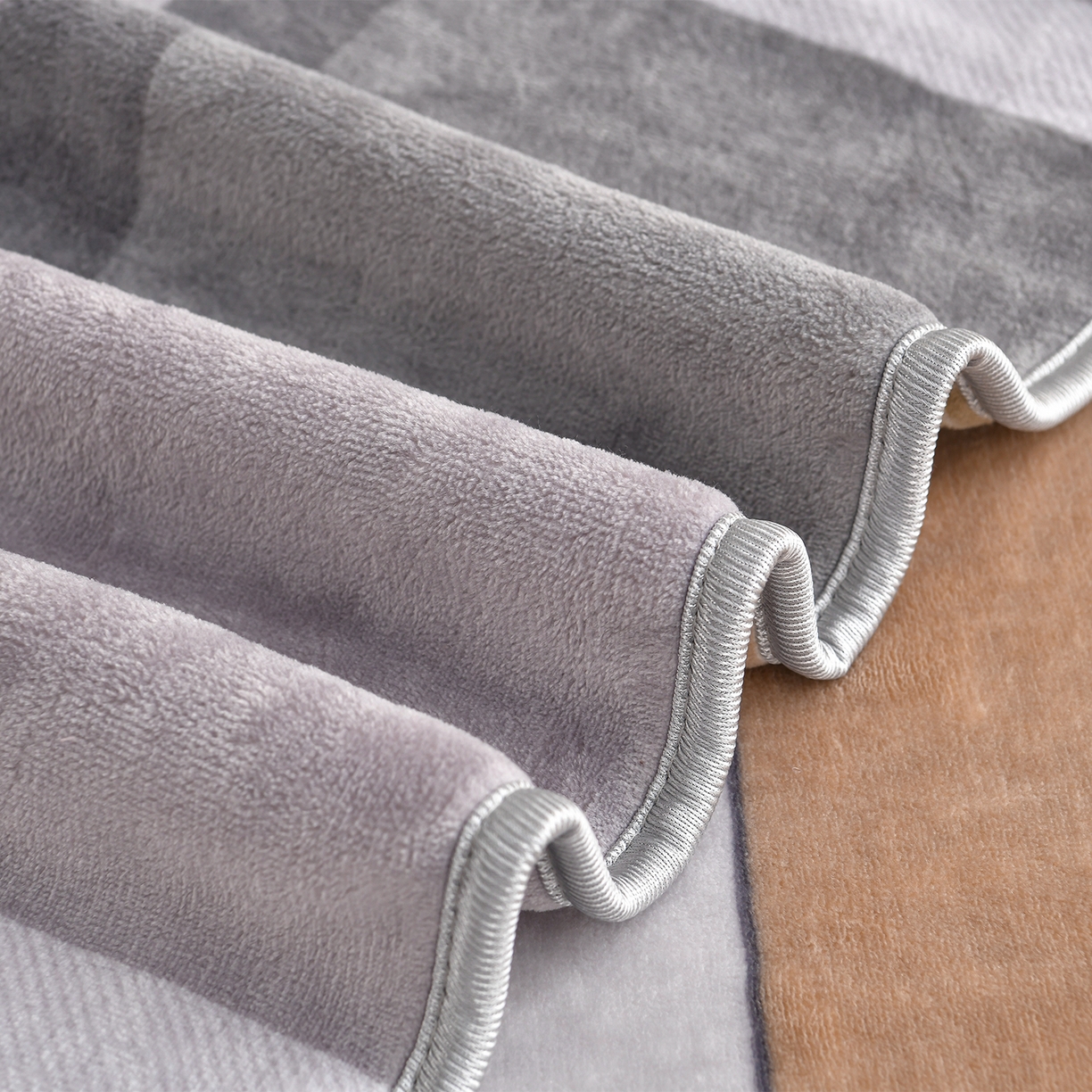 91家纺网 家纺一手货源 找家纺 橘姿家纺 2025新款9-10斤牛奶绒四件套金貂绒四件套 格韵