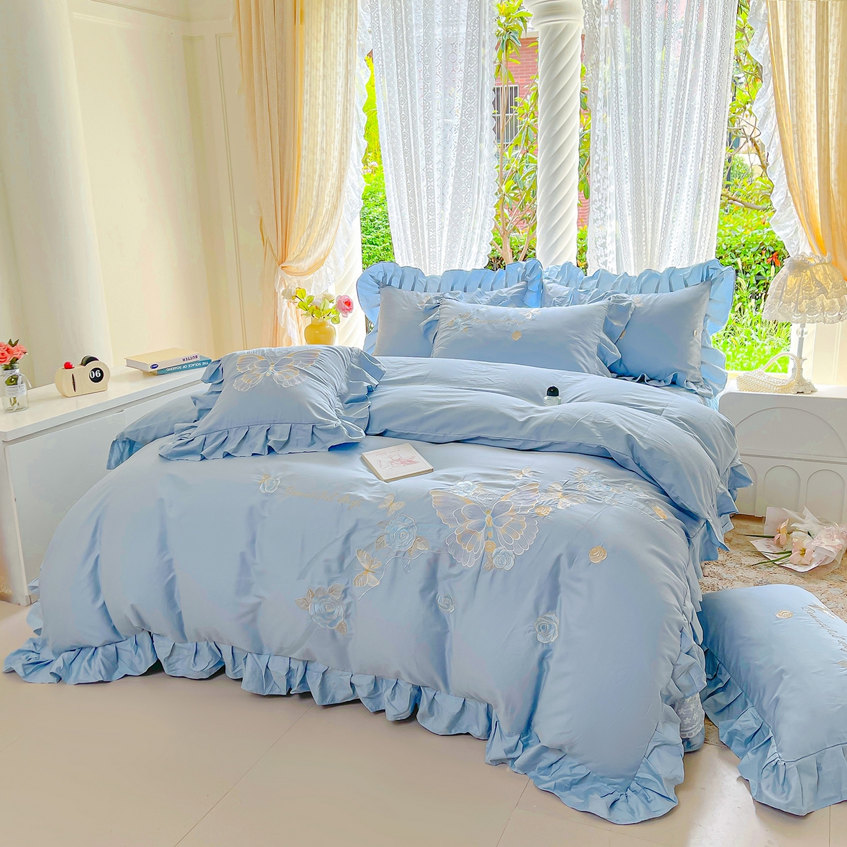 91家纺网 家纺一手货源 找家纺 （总）宜凡家纺 2025新款长绒棉绣花夹棉床盖三件套--蝶恋笙花系列