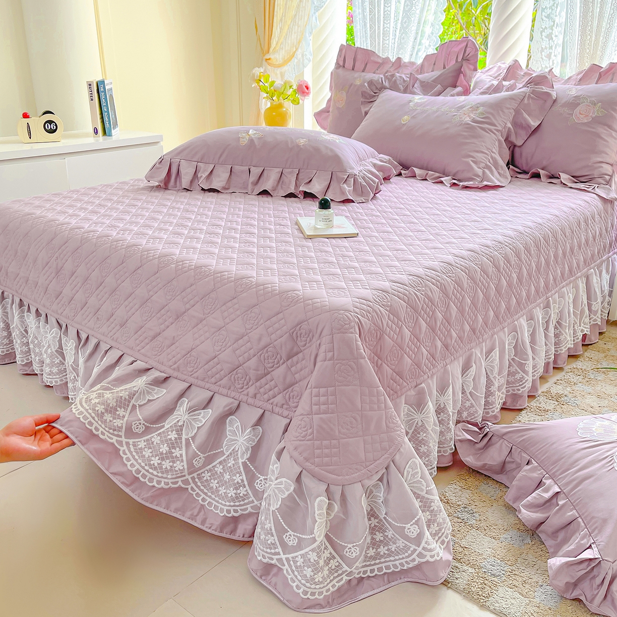 91家纺网 家纺一手货源 找家纺 宜凡家纺 2025新款长绒棉绣花夹棉床盖三件套--蝶恋笙花系列 蝶恋笙花 罗兰紫