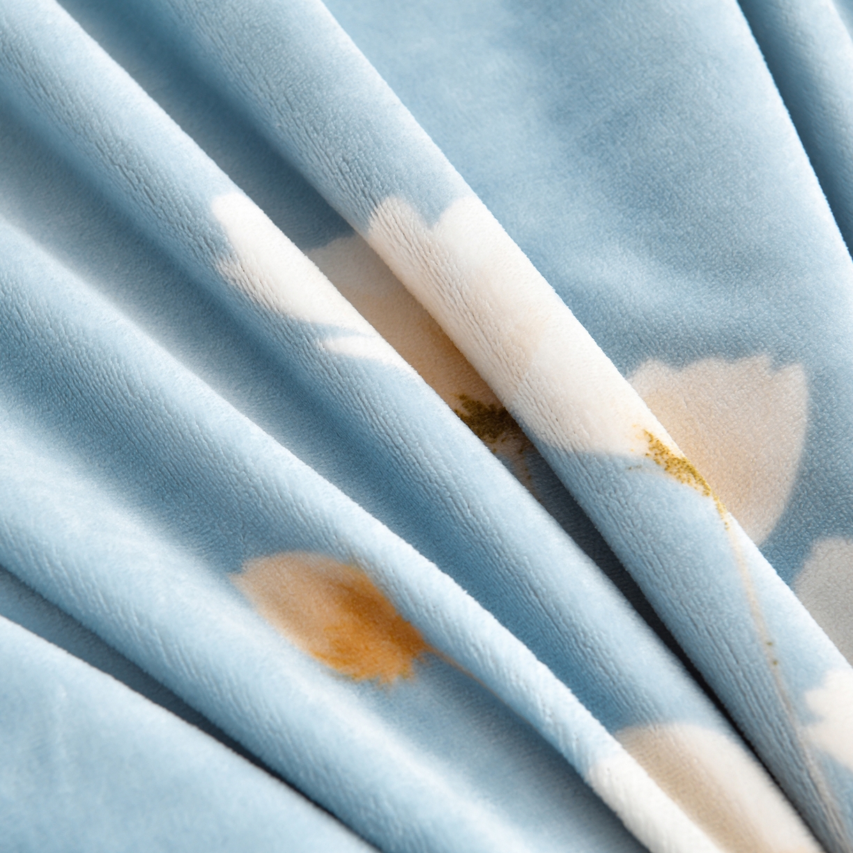 91家纺网 家纺一手货源 找家纺 橘姿家纺 2025新款9-10斤牛奶绒四件套金貂绒四件套 花漾