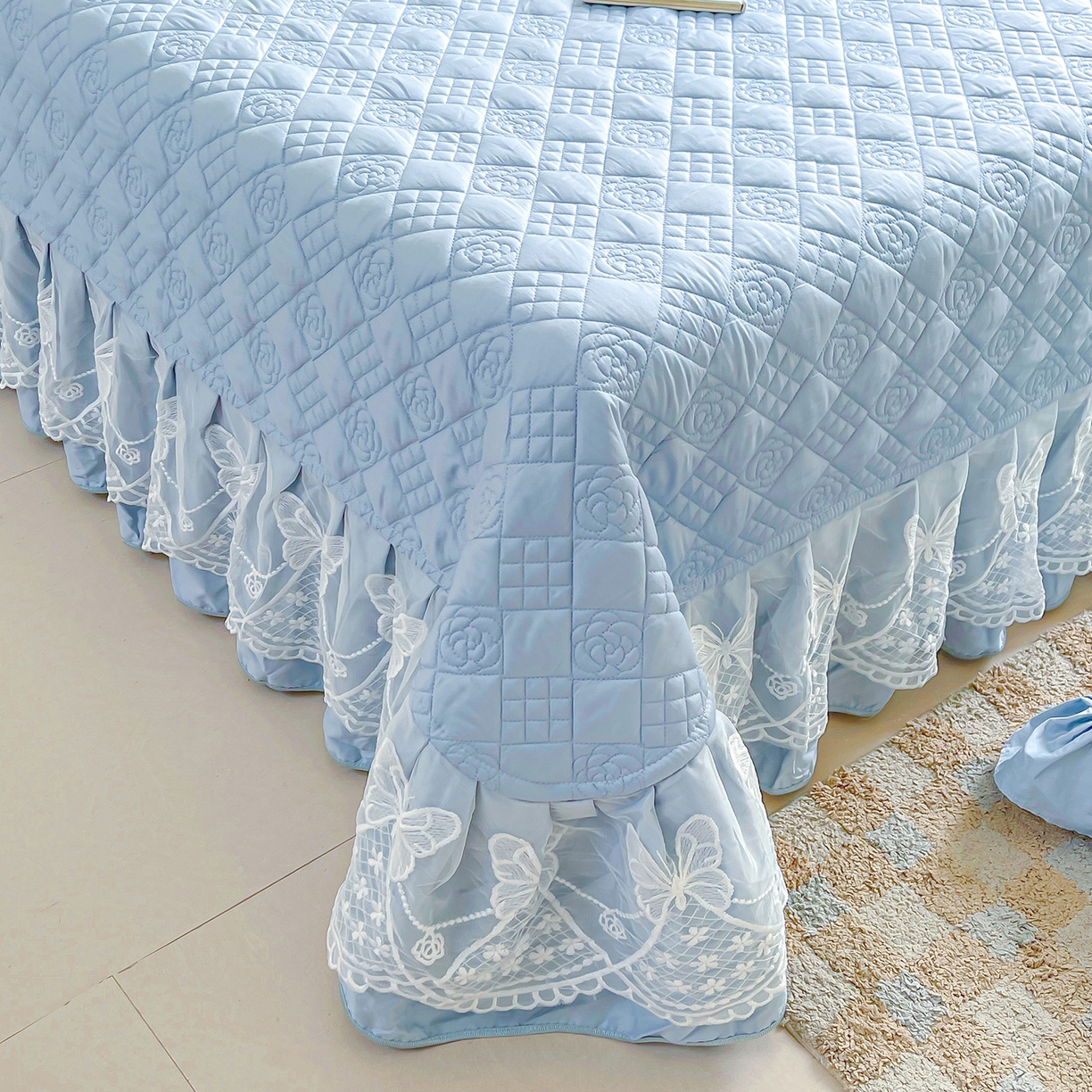 91家纺网 家纺一手货源 找家纺 宜凡家纺 2025新款长绒棉绣花夹棉床盖三件套--蝶恋笙花系列 蝶恋笙花 纯净蓝