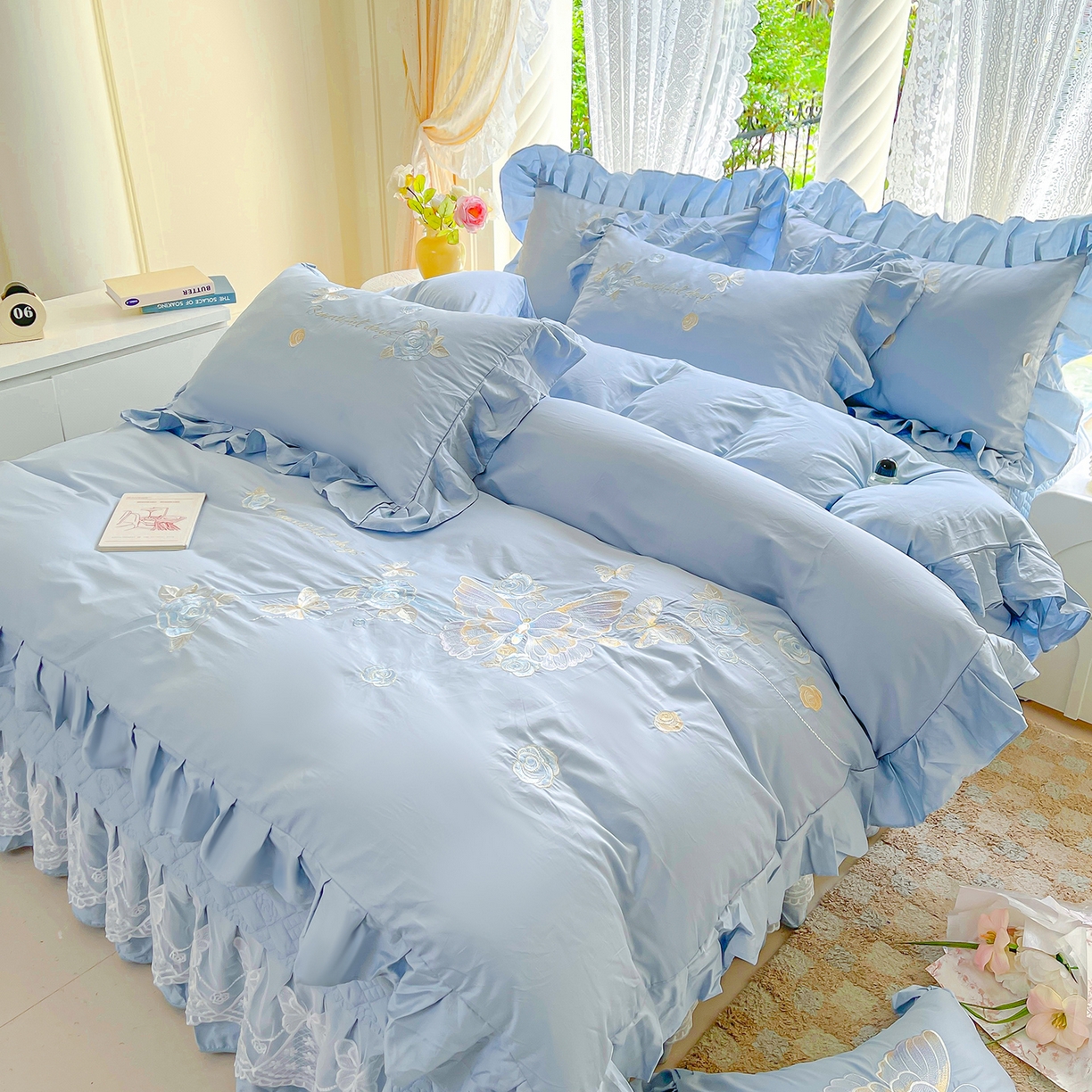 91家纺网 家纺一手货源 找家纺 宜凡家纺 2025新款长绒棉绣花夹棉床盖三件套--蝶恋笙花系列 蝶恋笙花 纯净蓝