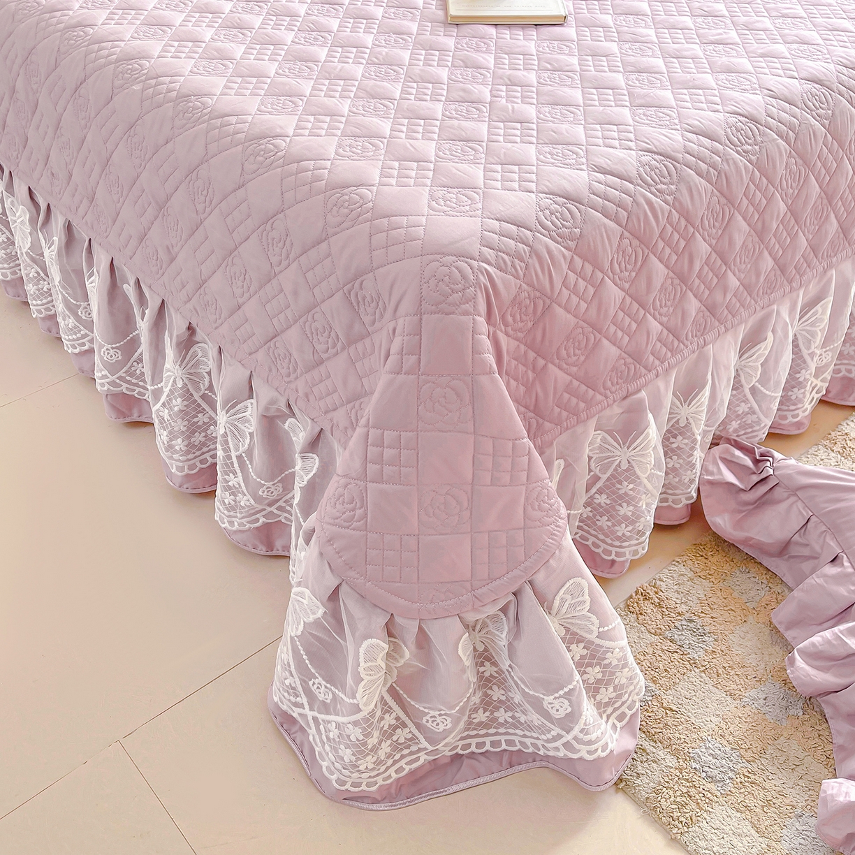 91家纺网 家纺一手货源 找家纺 宜凡家纺 2025新款长绒棉绣花夹棉床盖三件套--蝶恋笙花系列 蝶恋笙花 罗兰紫